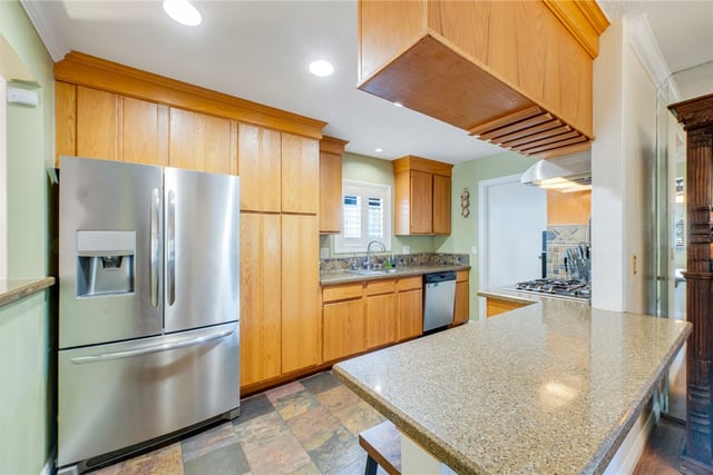 11621 Fireside, Whittier, CA 90604 — photo 10 of 34