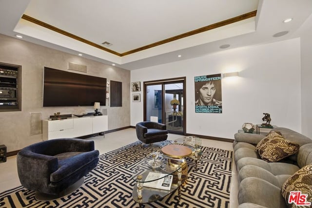 4816 Sylmar Avenue, Sherman Oaks, CA 91423 — photo 12 of 37