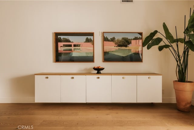 1111 S Plymouth Boulevard, Los Angeles, CA 90019 — photo 9 of 34
