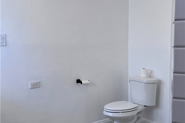 1260 W 81st, Los Angeles, CA 90044 — photo 16 of 27