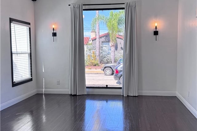 1260 W 81st, Los Angeles, CA 90044 — photo 4 of 27