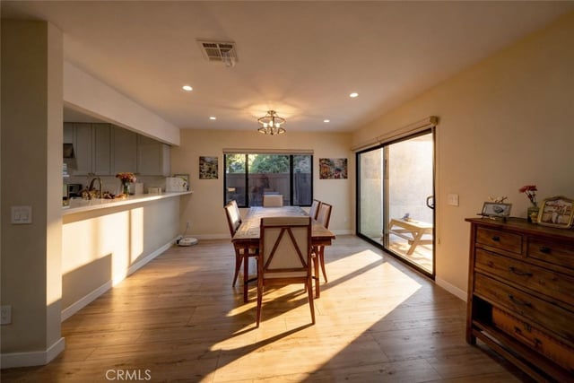 56 Glenflow Court, Glendale, CA 91206 — photo 10 of 47