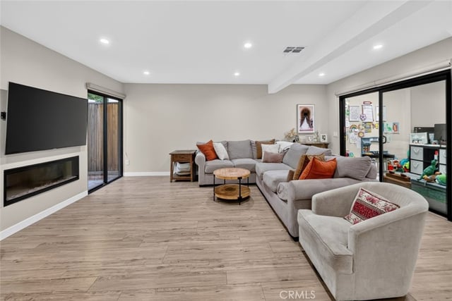 56 Glenflow Court, Glendale, CA 91206 — photo 6 of 47