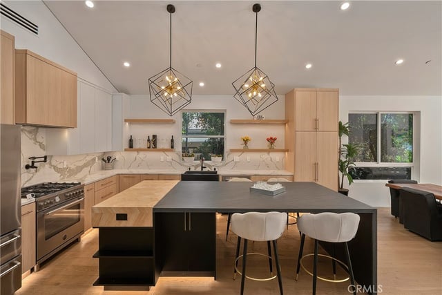 5715 Troost Avenue, North Hollywood, CA 91601 — photo 5 of 27