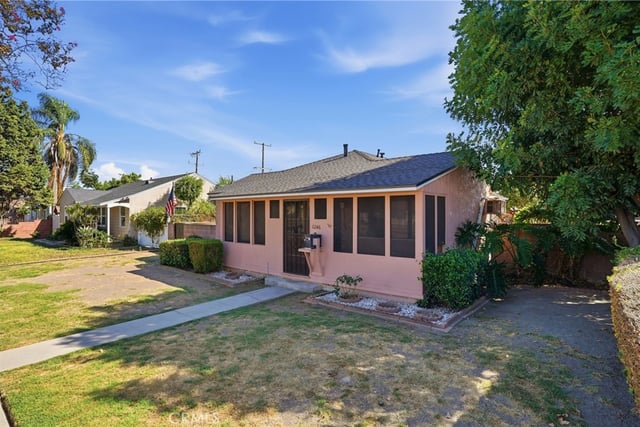 11246 Rosecrans Avenue, Norwalk, CA 90650 — photo 4 of 38