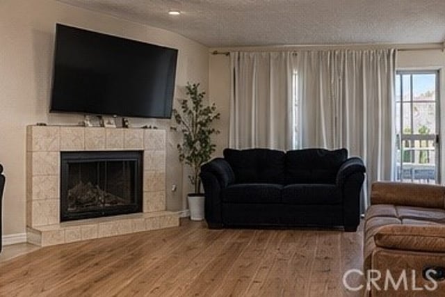 5060 Claro Way, Palmdale, CA 93551 — photo 3 of 11