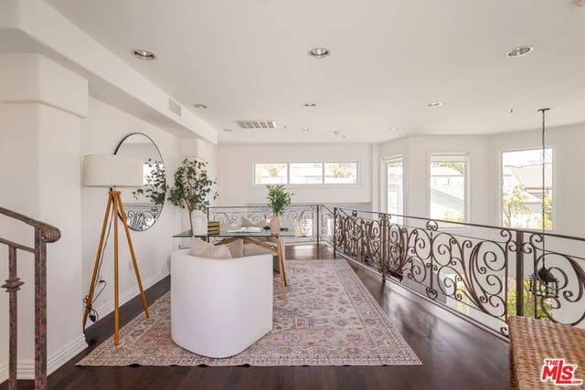 2922 Montana Avenue B, Santa Monica, CA 90403 — photo 8 of 22
