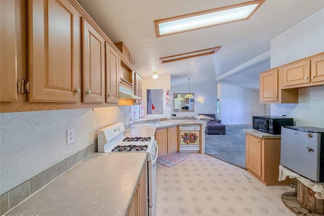45465 E 25th Street 214, Lancaster, CA 93535 — photo 10 of 39
