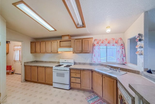 45465 E 25th Street 214, Lancaster, CA 93535 — photo 8 of 39