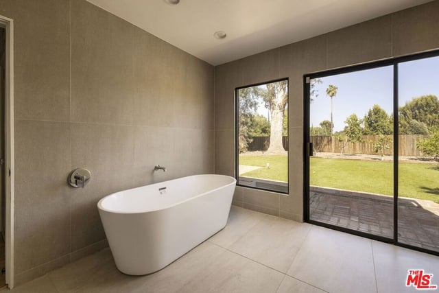 18623 Palomino Drive, Tarzana, CA 91356 — photo 34 of 40