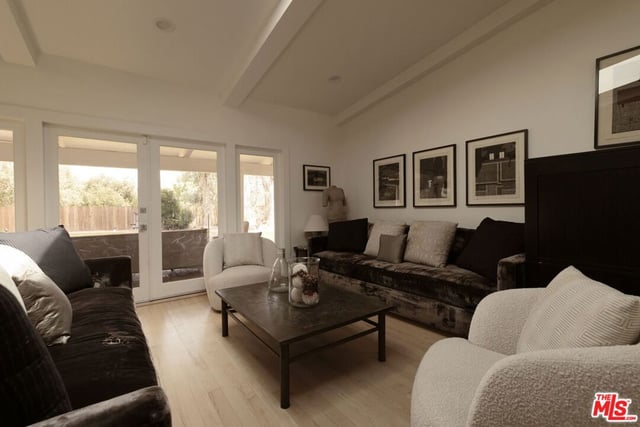 18623 Palomino Drive, Tarzana, CA 91356 — photo 7 of 40