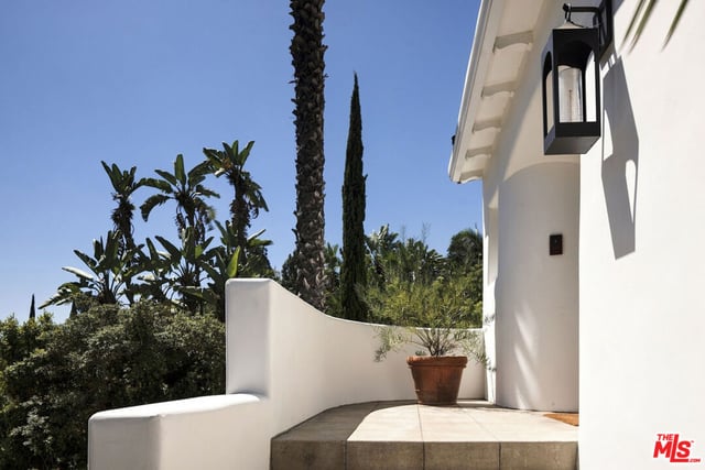 8855 St Ives Drive, Los Angeles, CA 90069 — photo 3 of 36