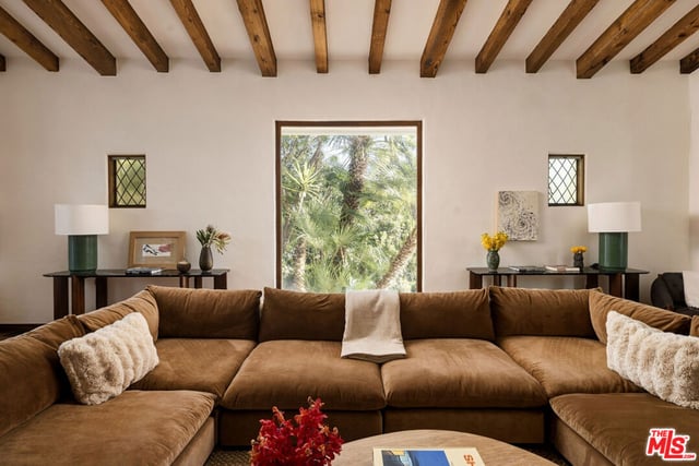 8855 St Ives Drive, Los Angeles, CA 90069 — photo 7 of 36