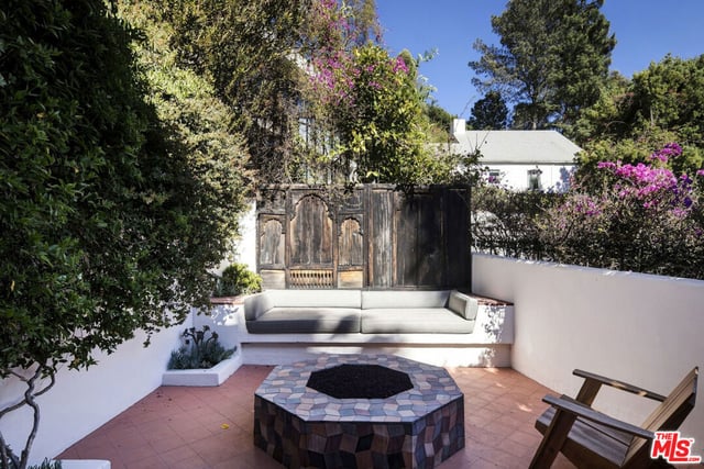 8855 St Ives Drive, Los Angeles, CA 90069 — photo 9 of 36