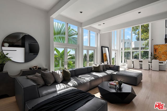 9340 Readcrest Drive, Beverly Hills, CA 90210 — photo 13 of 47
