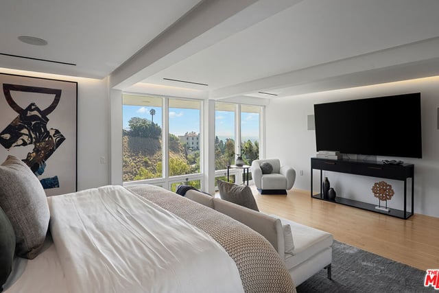 9340 Readcrest Drive, Beverly Hills, CA 90210 — photo 27 of 47