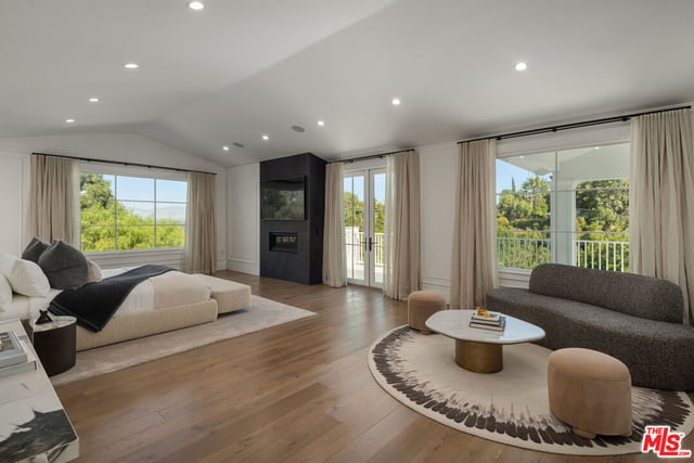 4639 Balboa Avenue, Los Angeles, CA 91316 — photo 13 of 20