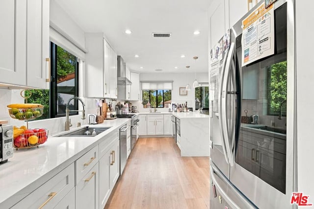 1633 S Wooster Street, Los Angeles, CA 90035 — photo 11 of 24