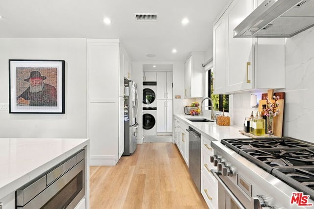 1633 S Wooster Street, Los Angeles, CA 90035 — photo 9 of 24