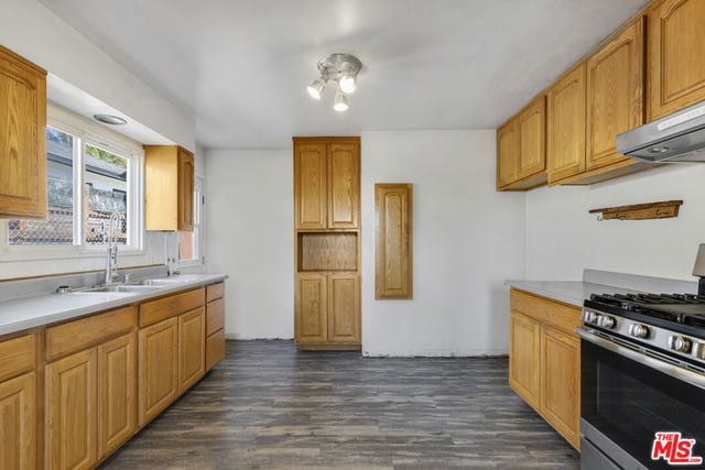 42 N Mills Road, Ventura, CA 93003 — photo 13 of 28