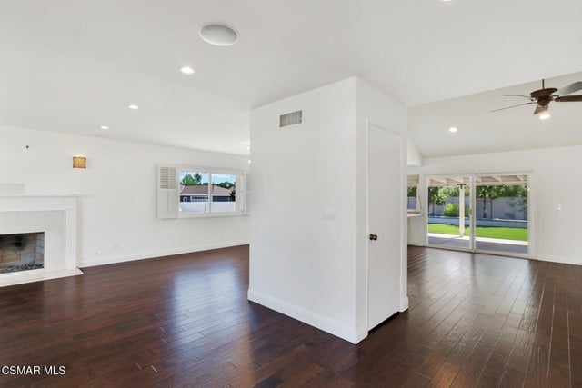 324 Venus Street, Thousand Oaks, CA 91360 — photo 9 of 48