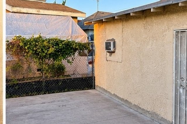 4267 Menlo, Los Angeles, CA 90037 — photo 3 of 8