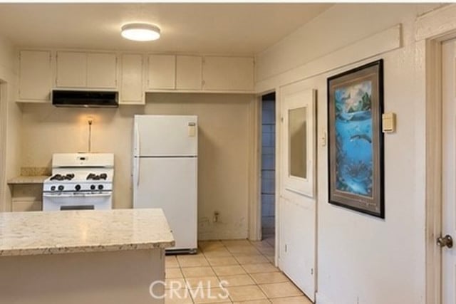 4267 Menlo, Los Angeles, CA 90037 — photo 4 of 8