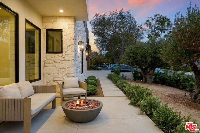 12625 Preston Way, Los Angeles, CA 90066 — photo 4 of 55