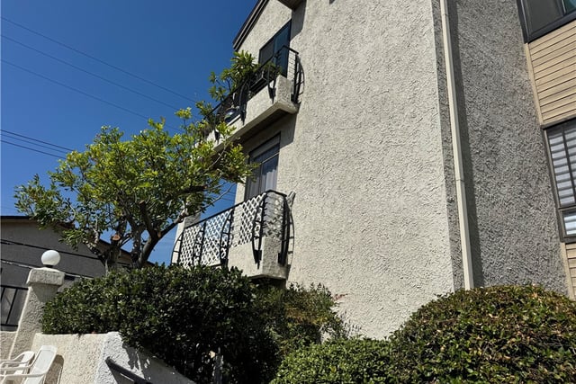 437 E Palm Avenue 207, Burbank, CA 91501 — photo 17 of 24