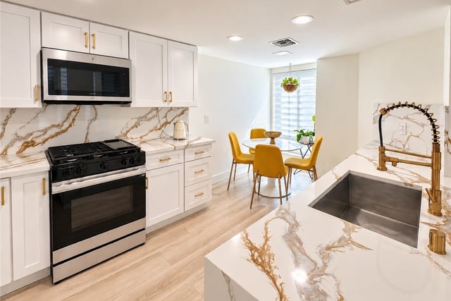 437 E Palm Avenue 207, Burbank, CA 91501 — photo 5 of 24