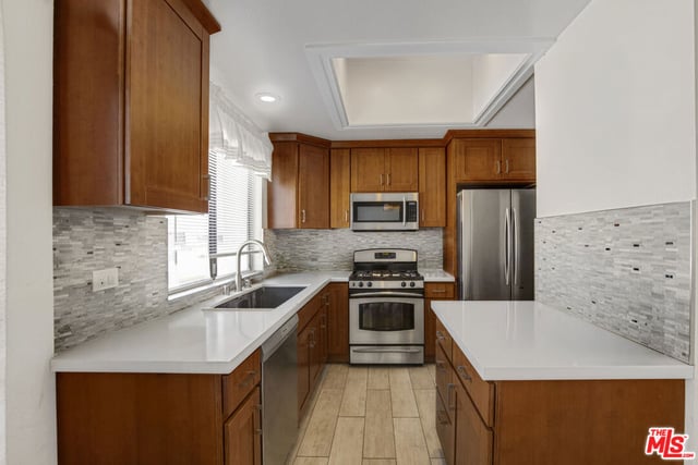 20920 Community Street 10, Canoga Park, CA 91304 — photo 10 of 25