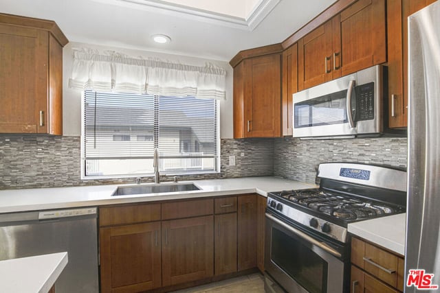 20920 Community Street 10, Canoga Park, CA 91304 — photo 11 of 25