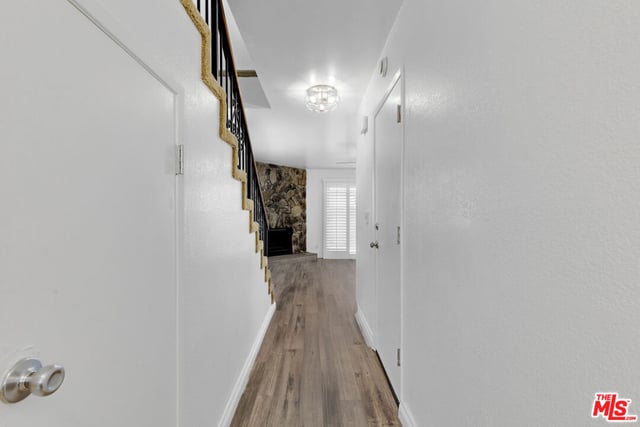 13996 Cerise Avenue, Hawthorne, CA 90250 — photo 3 of 34