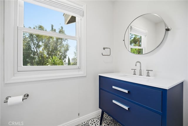 5335 Campo Road, Woodland Hills, CA 91364 — photo 14 of 42