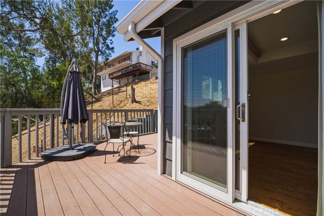 5335 Campo Road, Woodland Hills, CA 91364 — photo 30 of 42