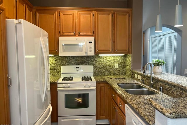 2342 Kipana Avenue, Ventura, CA 93001 — photo 10 of 23