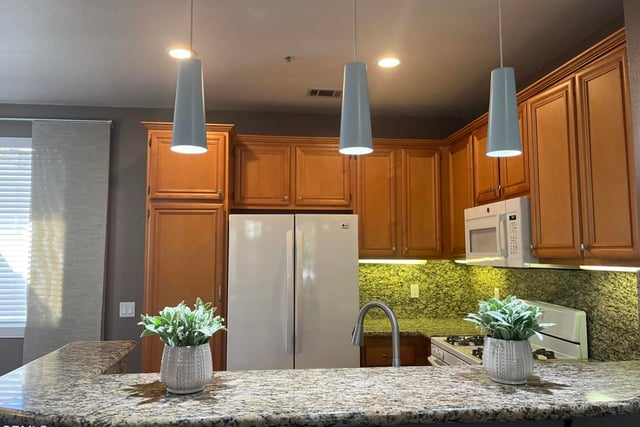 2342 Kipana Avenue, Ventura, CA 93001 — photo 9 of 23