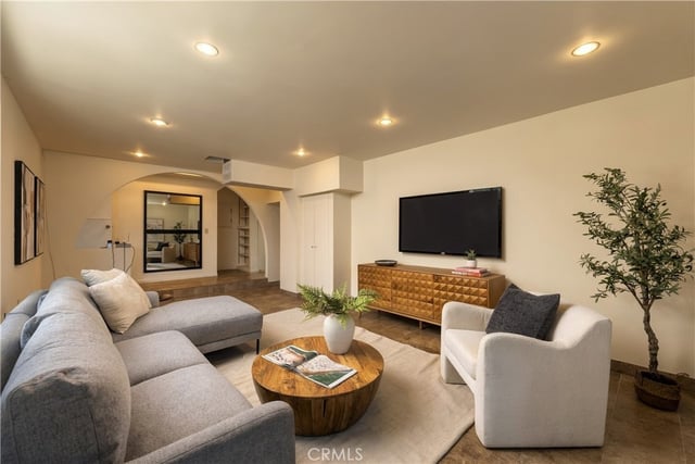 3585 Military, Los Angeles, CA 90034 — photo 32 of 45