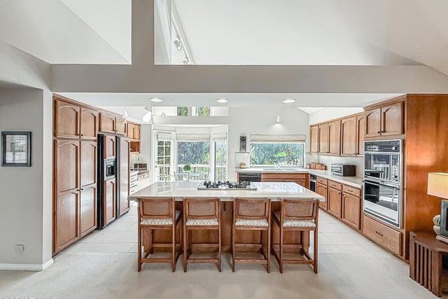 306 Cherry Hills Court, Thousand Oaks, CA 91320 — photo 19 of 68