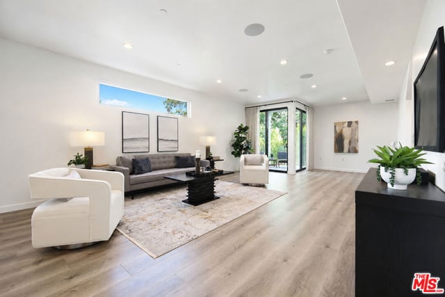 11614 Colfax Meadow Lane, Studio City, CA 91604 — photo 16 of 49