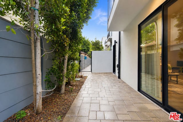11614 Colfax Meadow Lane, Studio City, CA 91604 — photo 40 of 49