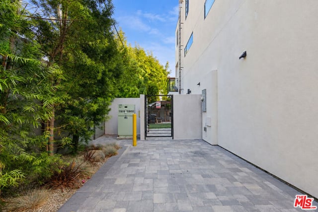 11614 Colfax Meadow Lane, Studio City, CA 91604 — photo 48 of 49