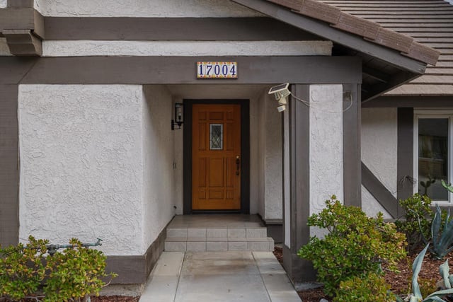 17004 Canvas Street, Santa Clarita, CA 91387 — photo 3 of 35