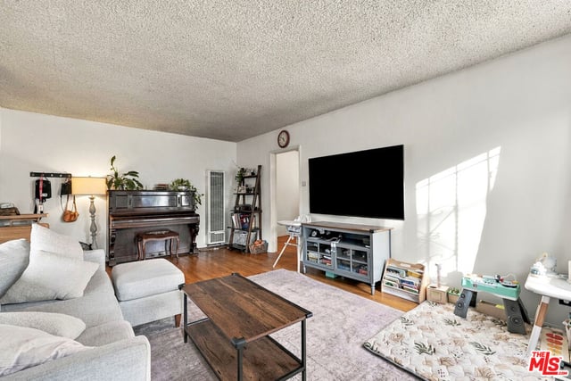 826 San Pascual Avenue, Los Angeles, CA 90042 — photo 4 of 19