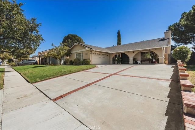 28128 Winterdale Drive, Canyon Country, CA 91387 — photo 2 of 24
