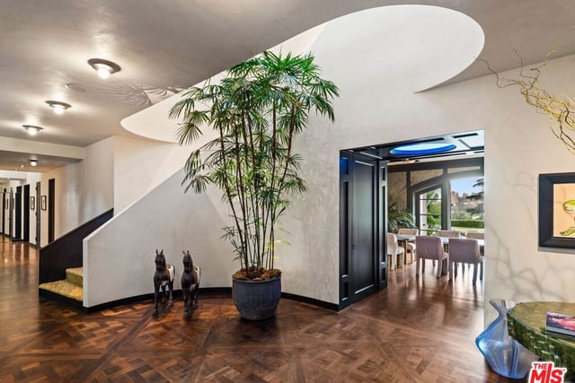 9966 Sunset Boulevard, Beverly Hills, CA 90210 — photo 5 of 10