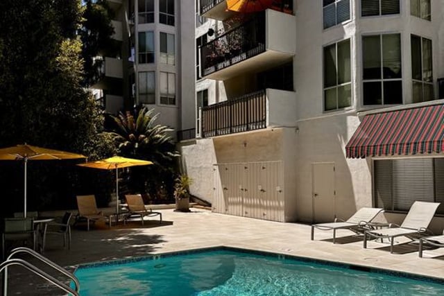 8530 Holloway Drive 222, West Hollywood, CA 90069 — photo 13 of 33