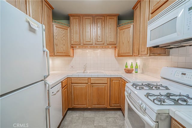 19228 B Avenue Of The Oaks, Newhall, CA 91321 — photo 17 of 43