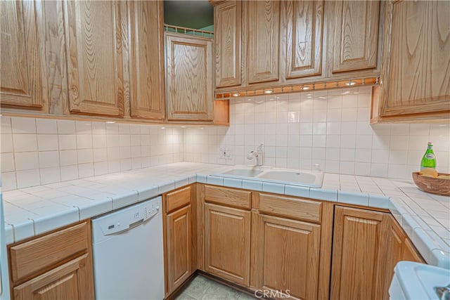 19228 B Avenue Of The Oaks, Newhall, CA 91321 — photo 18 of 43
