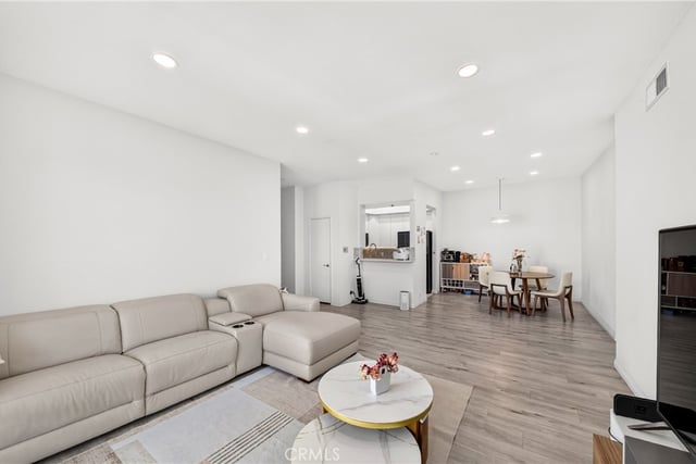 533 S St Andrews Place 408, Los Angeles, CA 90020 — photo 13 of 45